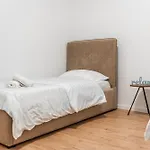 Beautiful Center Apartment