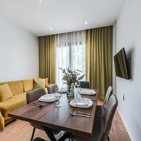 Beautiful Center Apartment *